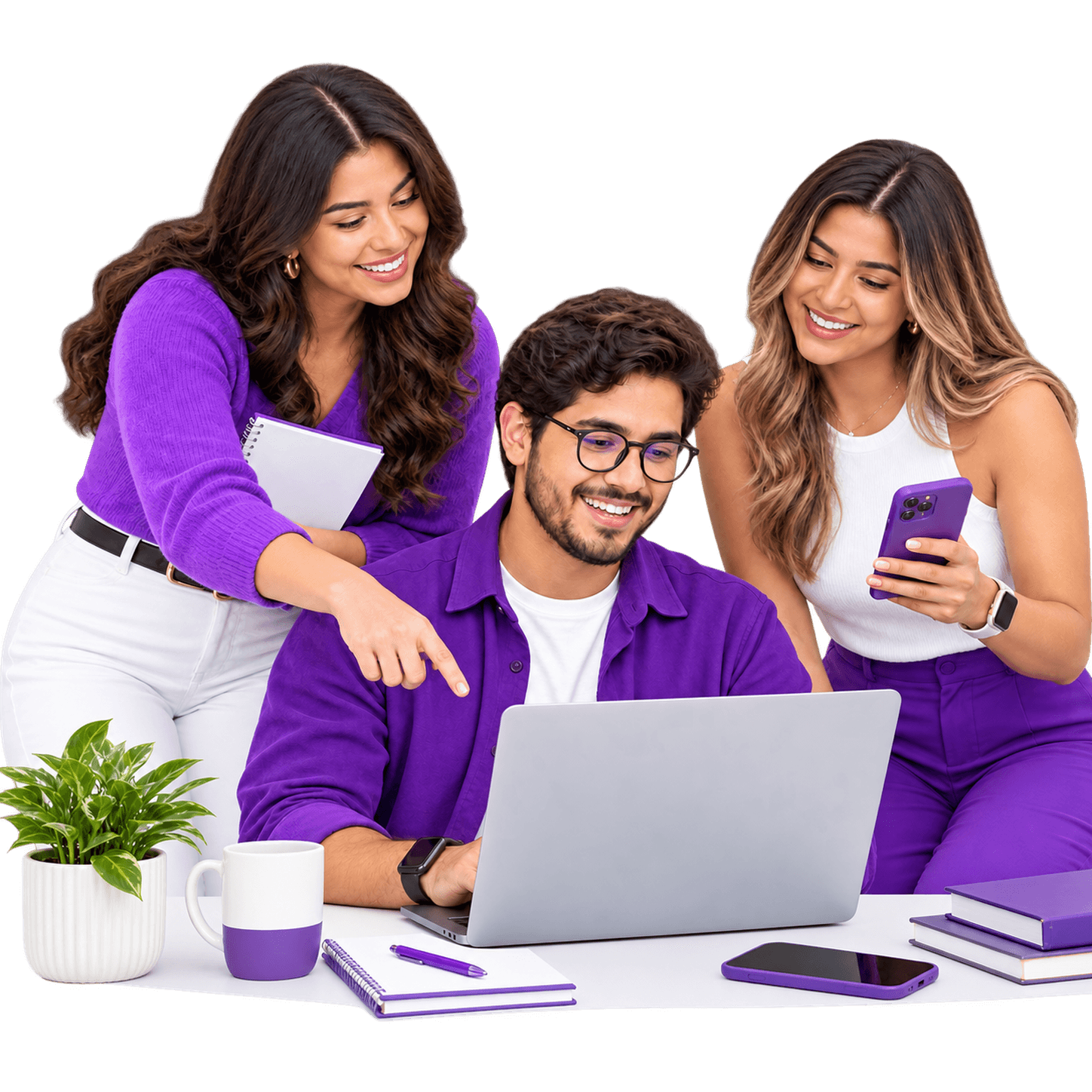 Equipo comercial revisando en laptop y celular el pipeline de ventas de Siwina